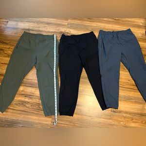 “TAILORED” (3 PAIR) All In Motion Utility Joggers sz M. Tailored shorter length